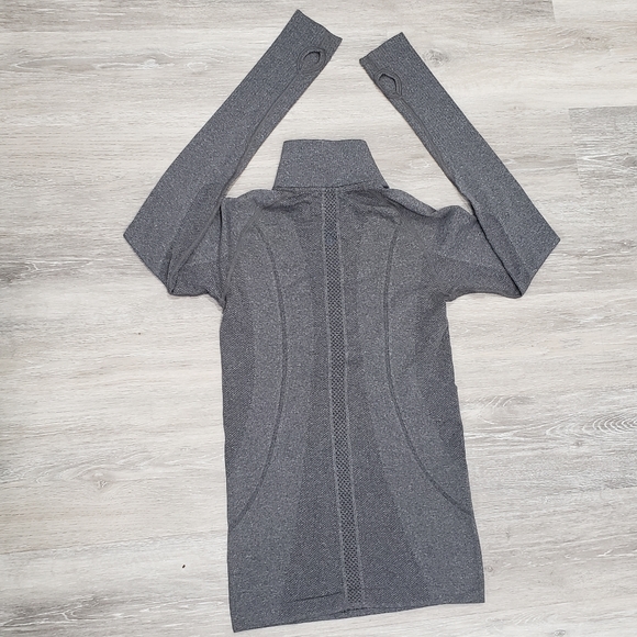 Lululemon Run Swiftly Tech 1/2 Zip First Release Heathered Black - Picture 12 of 15